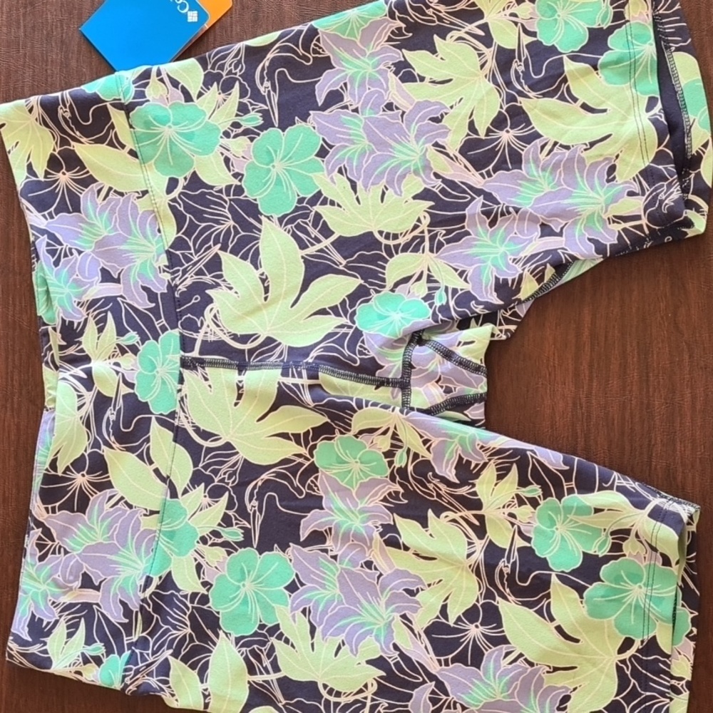 NWT Columbia Exercise Shorts - L